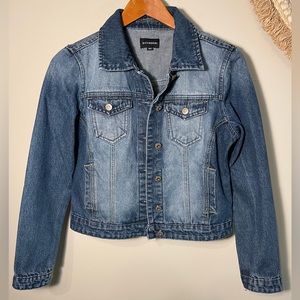 Ranbeeri button-down denim jacket; Size M